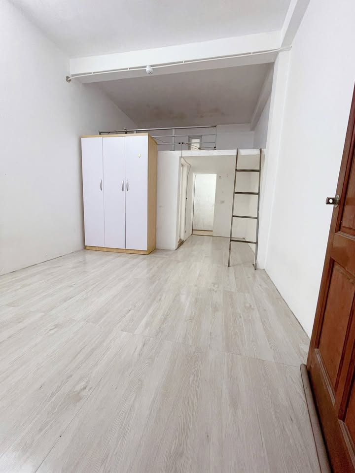 Chung cư mini Khúc Thừa Dụ, Cầu Giấy 3.3 triệu/tháng - Tiện nghi đầy đủ, an ninh tốt!