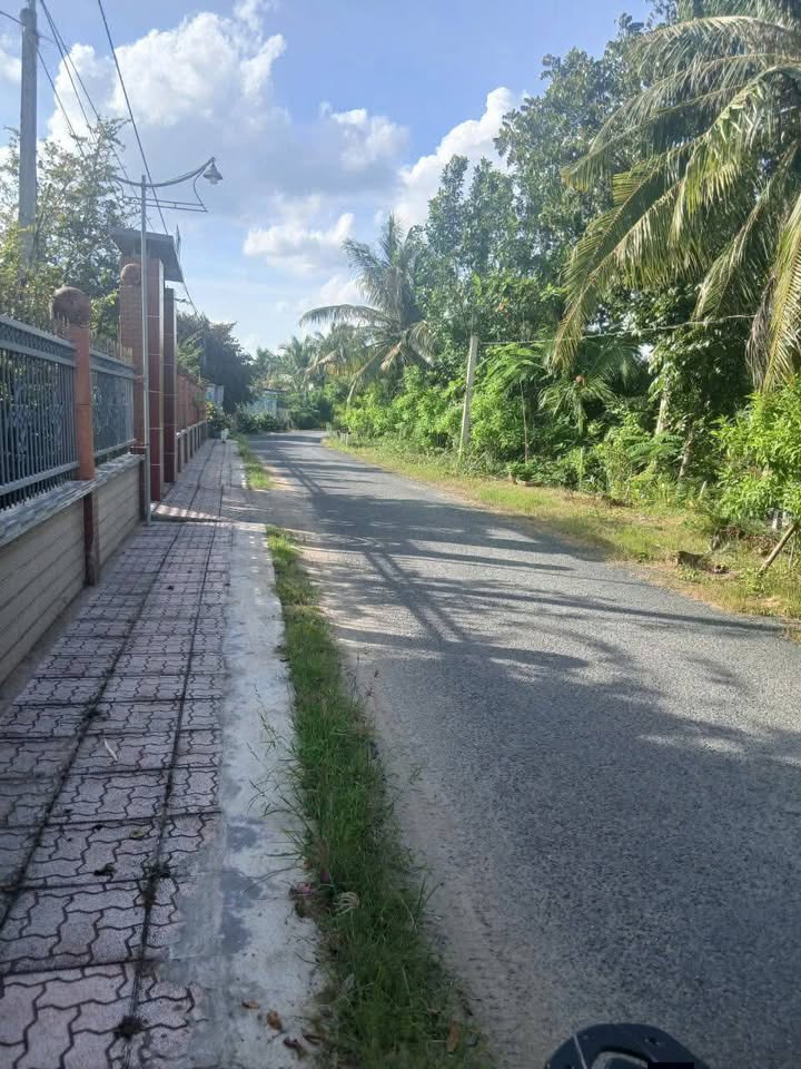 Đất thổ cư 378m² tại Phường Thanh Đức, Long Hồ - Giá chỉ 1.5 tỷ VND, thương lượng nhẹ!