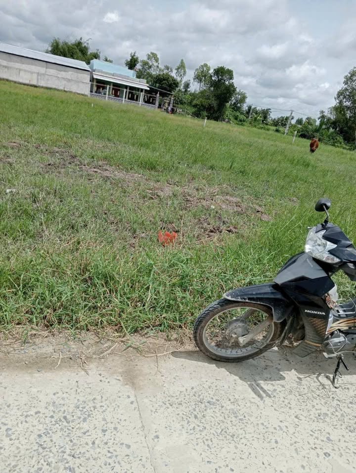 Đất nền 300m² ấp Muôn Nghiệp - Giá chỉ 950 triệu, thương lượng linh hoạt!