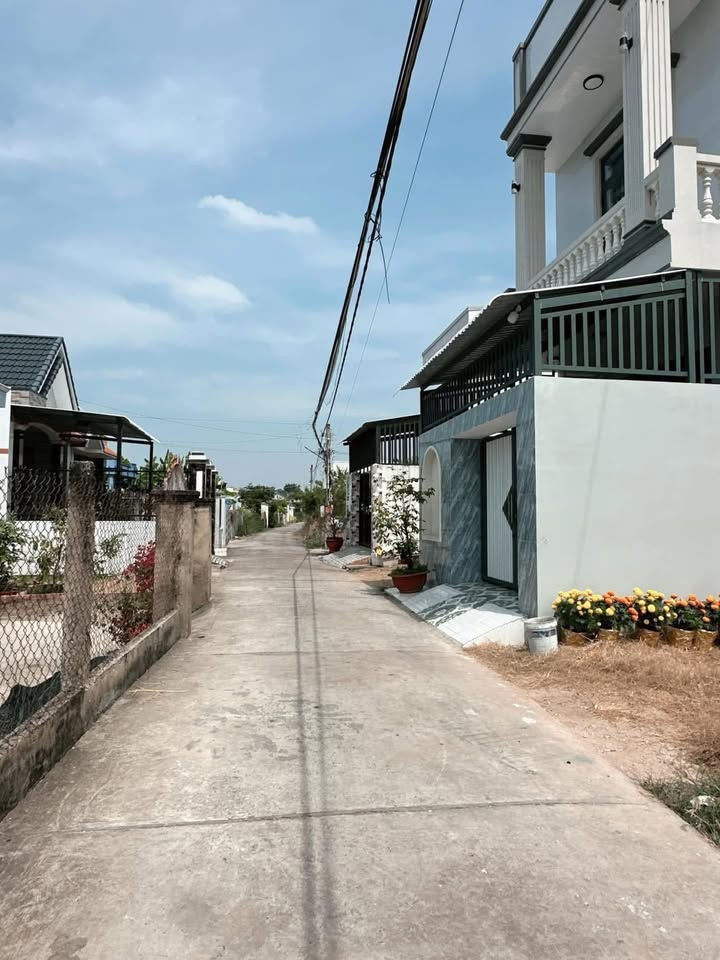 Đất nền Gò Công 160m² giá 1.2 tỷ - Sổ đỏ chính chủ, dân cư đông đúc!