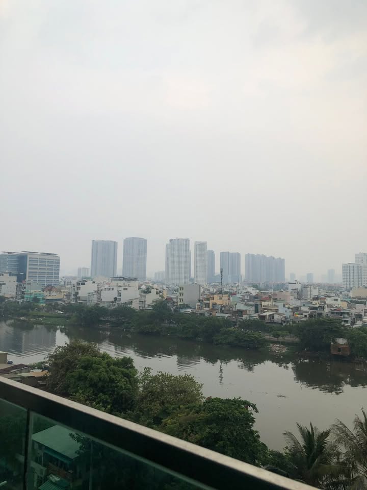 Căn hộ De La Sol Quận 4 86m² giá 21 triệu - Nội thất cơ bản, sẵn sàng vào ở!