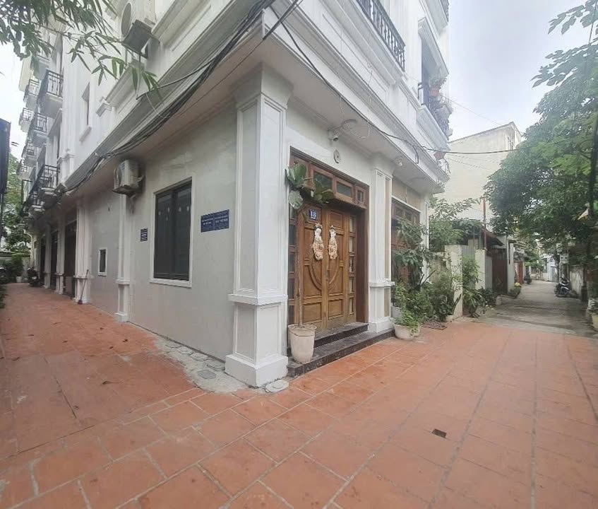 Nhà đẹp Thạch Bàn 40m² giá 7 tỷ - Lô góc, ô tô đỗ cửa!