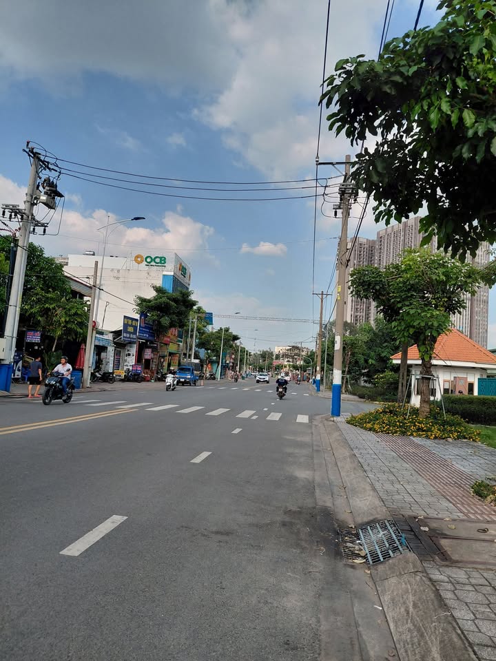 Đất Linh Đông, Thủ Đức 56m² giá 5 tỷ - Hẻm ô tô, sổ riêng công chứng ngay!