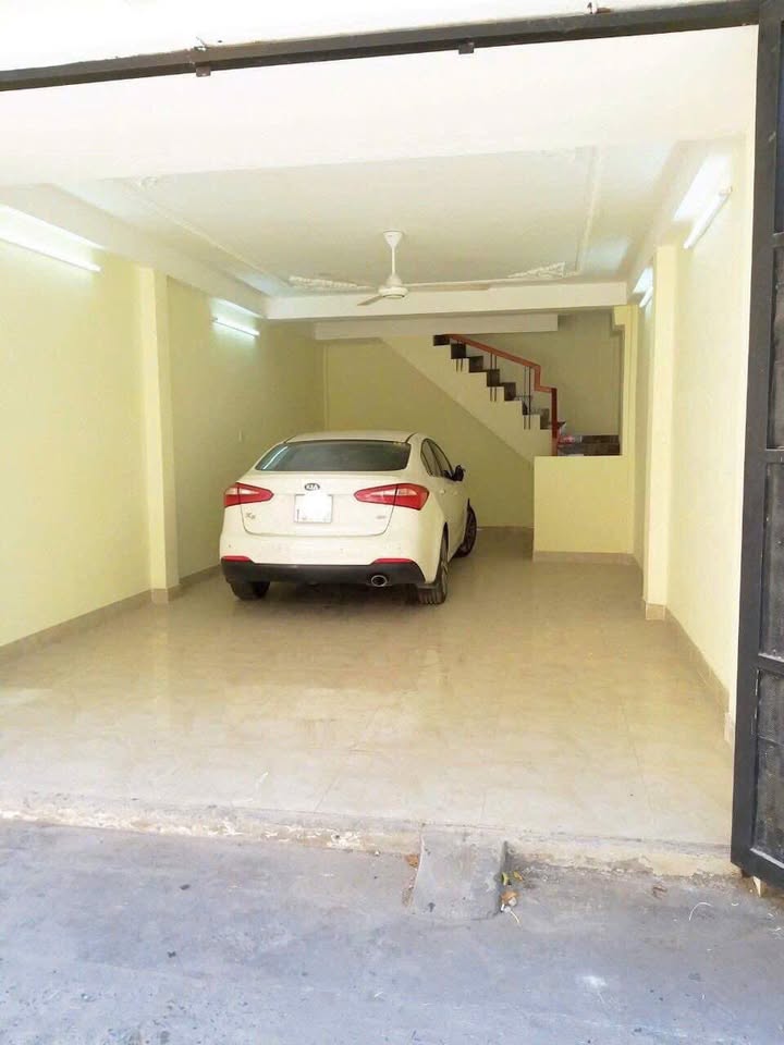 Bán gấp FrontHouse Hẻm 6m Nguyễn Trọng Tuyển, Phú Nhuận 40m² - Kinh doanh sầm uất!