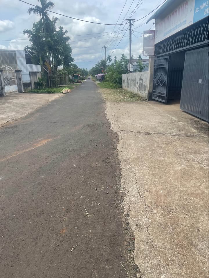 Đất nền lô góc 2 mặt tiền đường nhựa Ea Kao 180m² giá 1.2 tỷ - Cơ hội đầu tư tuyệt vời!