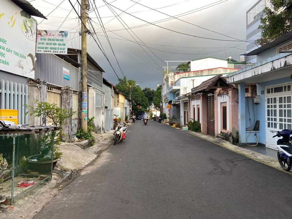 Nhà phố hẻm 93 Nguyễn Văn Cừ, Buôn Ma Thuột, 71m² giá 3.35 tỷ - Độc quyền chính chủ!