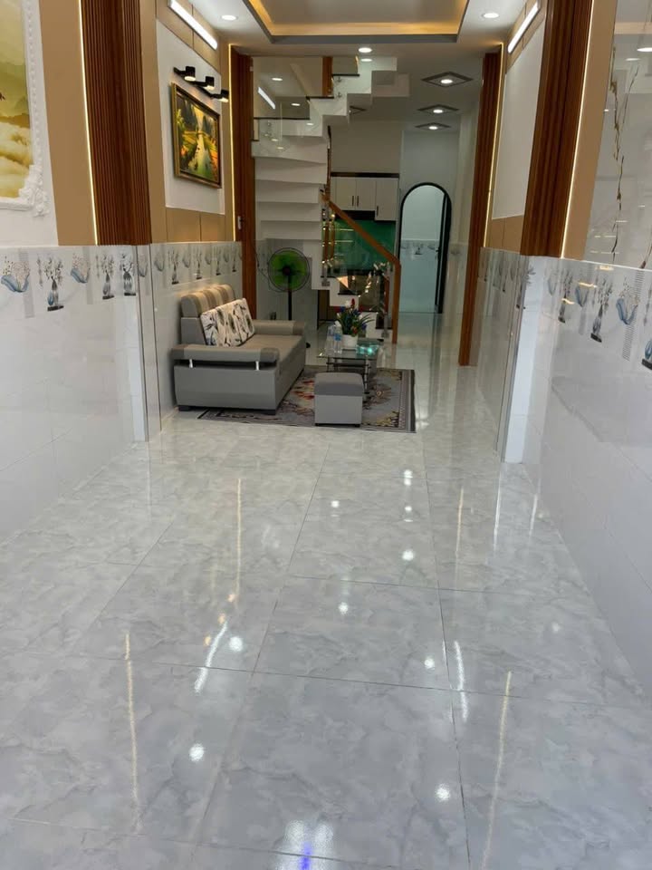 Mặt tiền kinh doanh Nguyễn Sơn Tân Phú 40m² giá 4.75 tỷ - Đầu tư sinh lời ngay!