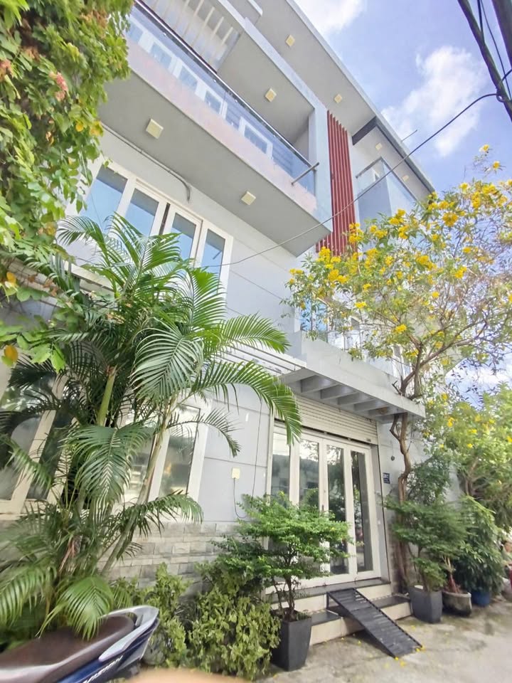 Nhà góc 2 mặt tiền đường Tân Sơn Nhì, quận Tân Phú, 220m² giá 7.5 tỷ - Không thể bỏ lỡ!