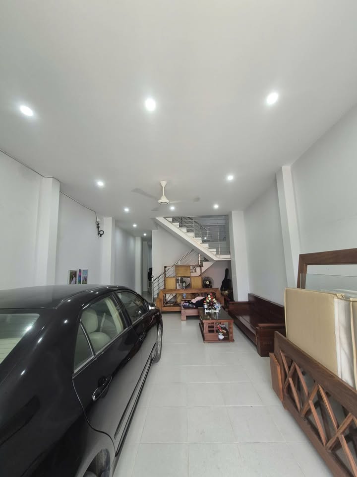 Nhà 4 tầng đường Trường Sa, Đà Nẵng 137m² giá 12.3 tỷ - Đầu tư sinh lời ngay!