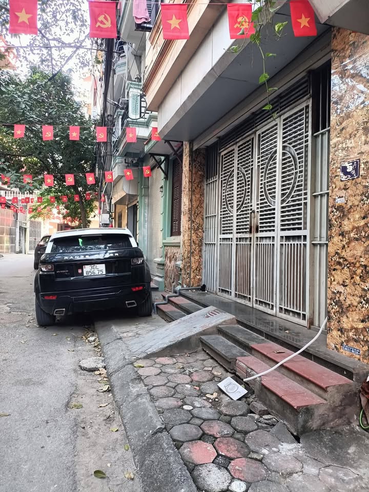 Nhà riêng 156 Lạc Trung, 55m² giá 12 tỷ - Ô tô tránh, thiết kế 5 tầng chắc chắn!