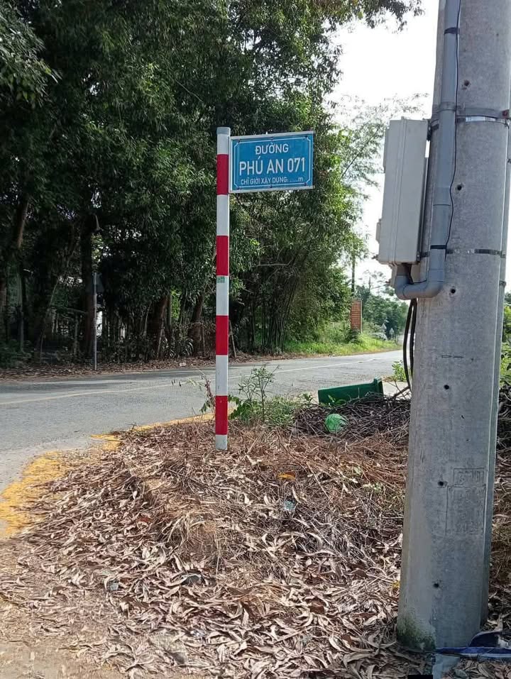 Đất Phú An Bến Cát 97.5m² giá 790 triệu - Đường bê tông, dân cư đông đúc!