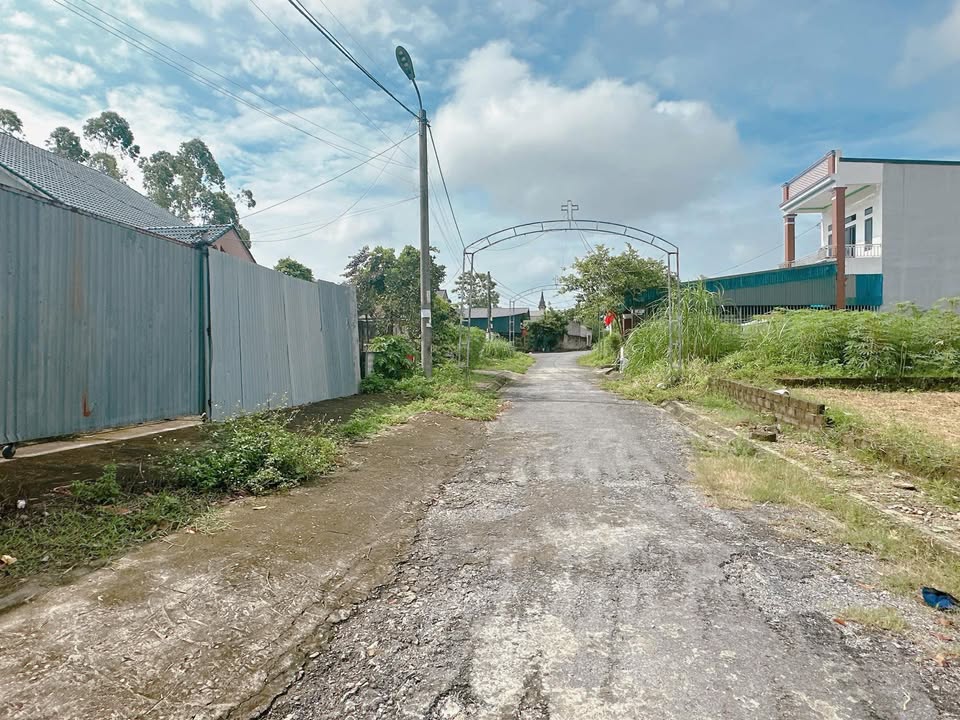 Đất thổ cư khu tái định cư Ma Cầu - Tiên Kiên 300m² giá 1.8 tỷ - Cách QL32C chỉ 200m!