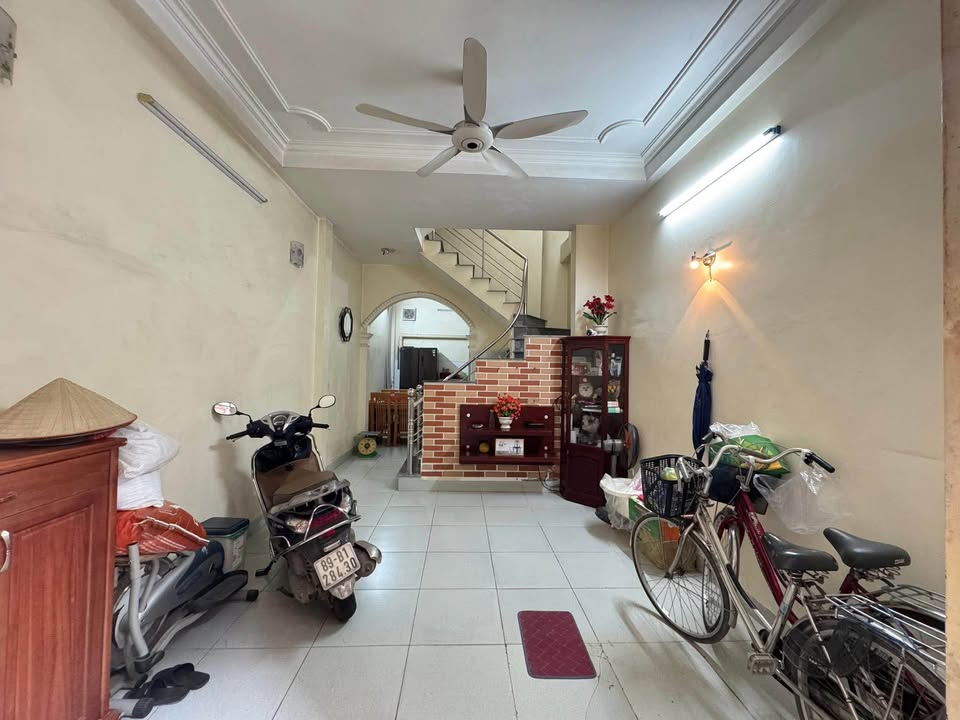 Nhà Định Công Thượng 35m² giá 7 tỷ - Full nội thất, sẵn sàng vào ở!