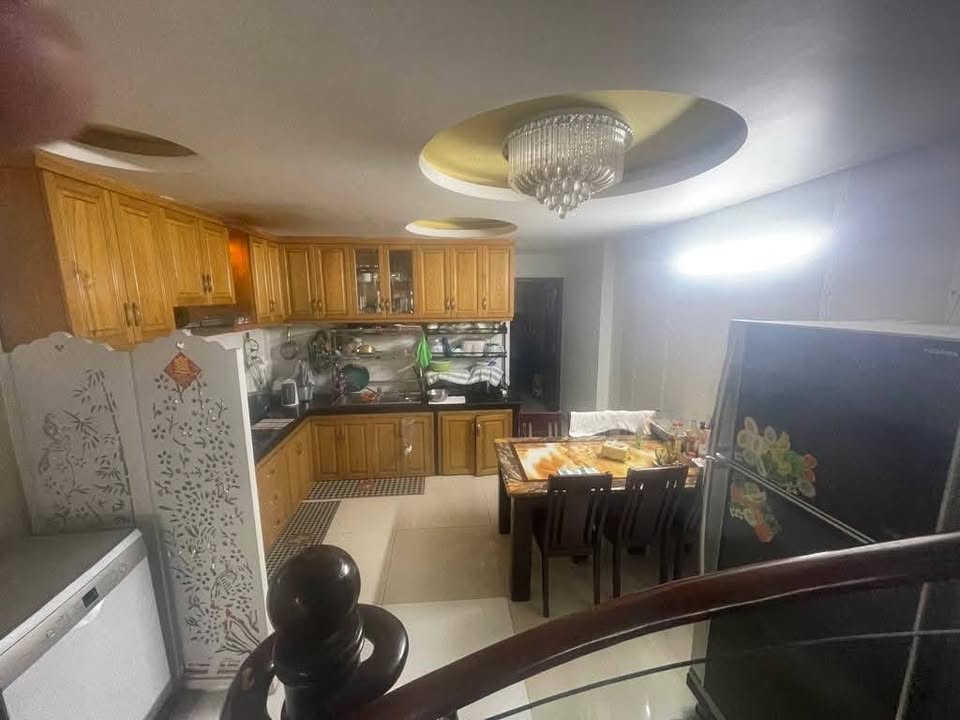 Nhà đẹp 4 tầng hẻm ô tô Dương Bá Trạc, Q8, 106m² chỉ 13.5 tỷ - Cơ hội không thể bỏ lỡ!