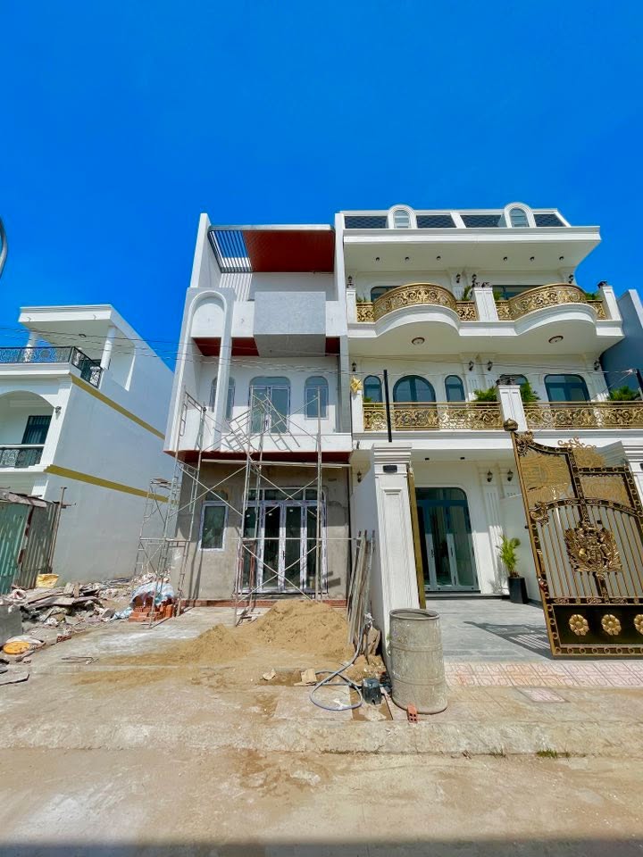 Nhà 2 lầu mặt tiền đường Rạch Bạch Nha, Mỹ Tho 69.75m² giá 4.799 tỷ - Tặng 1/2 cây vàng!