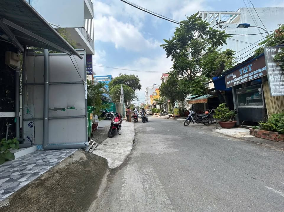 Nhà mặt tiền đường Lâm Văn Bền, Q7, 42,5m² giá chỉ 8 tỷ - Kinh doanh thuận lợi!