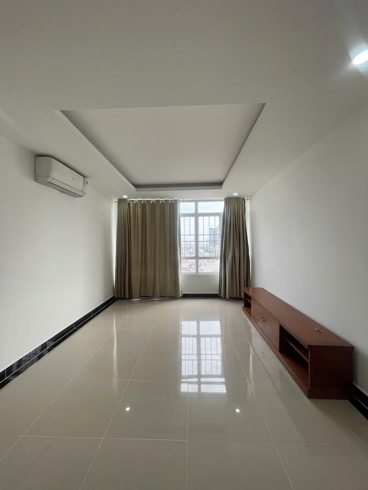Chung cư Giai Việt quận 8 150m² giá 6.8 tỷ - Sổ hồng chính chủ, tặng máy lạnh!