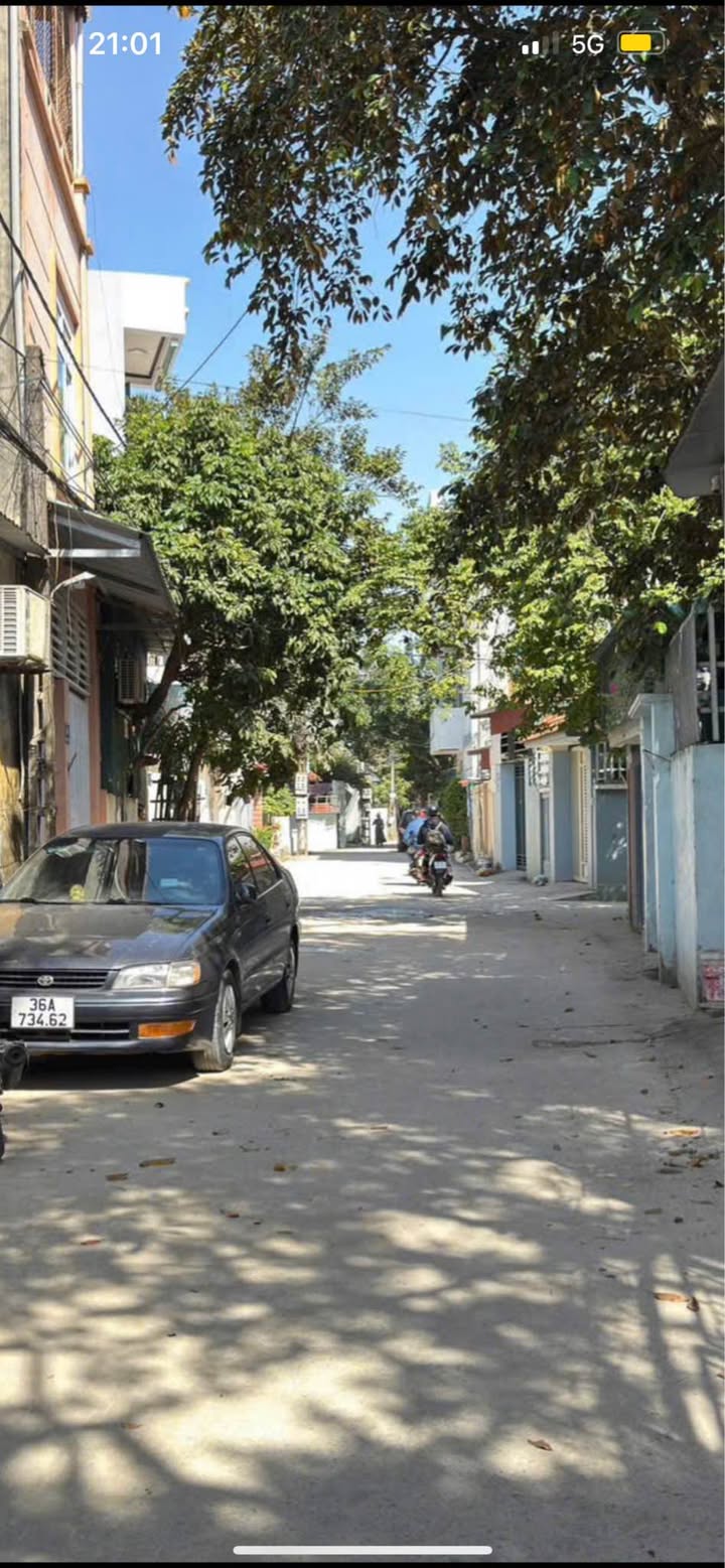 Nhà 3 tầng mới Phố Tây Ga, Phú Sơn 50m² giá 2 tỷ - Thiết kế hiện đại, gần chợ và trường học!