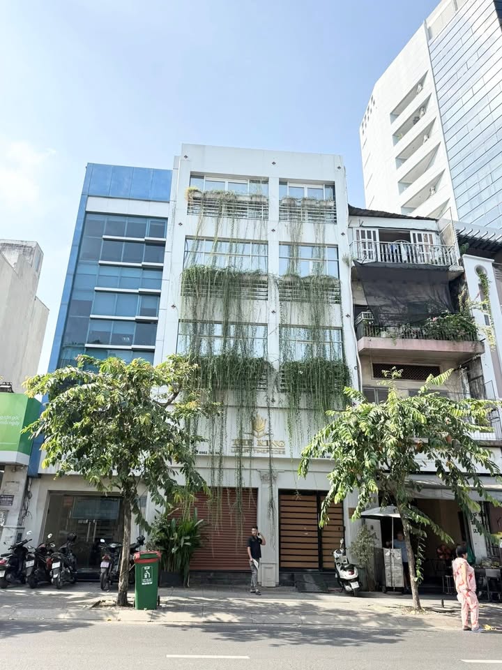 Shophouse mặt tiền Đinh Tiên Hoàng, Quận 1 - Diện tích 138m², giá 35 tỷ - Đầu tư sinh lời ngay!