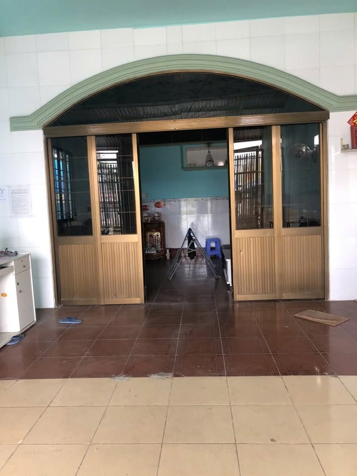 Nhà cấp 4 + 10 phòng trọ mặt tiền đường Nguyễn Chí Thanh, Trà Vinh - Đầu tư sinh lời lý tưởng!