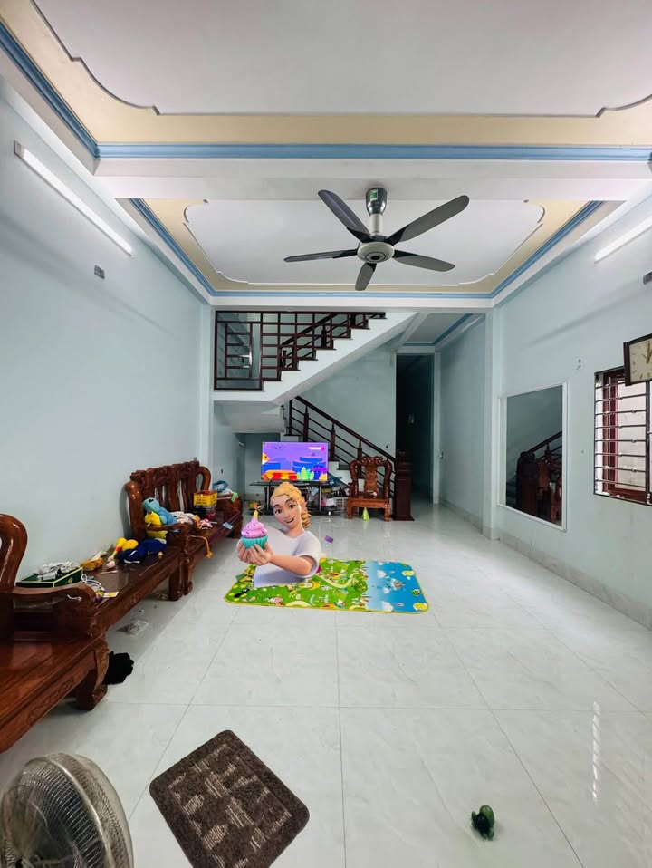 Nhà 2 tầng 1 tum tại phường Nguyễn Trãi - Diện tích 132.6m² chỉ 2 tỷ VND - Chính chủ bán gấp!