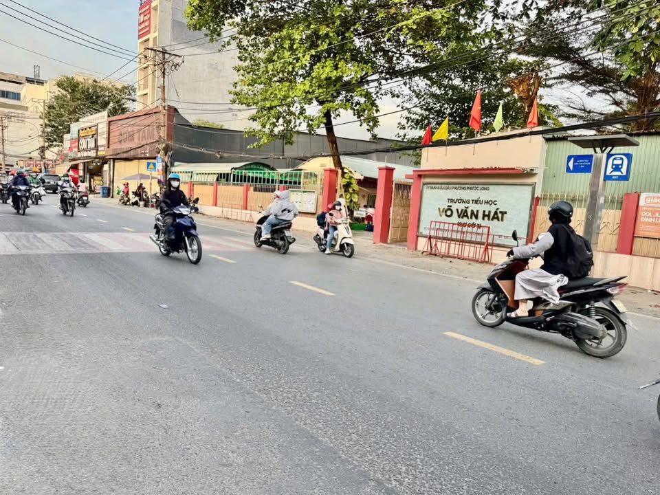 Nhà 2 tầng đường Đỗ Xuân Hợp, Thủ Đức 34.1m² giá 3.4 tỷ - Sẵn sàng vào ở!