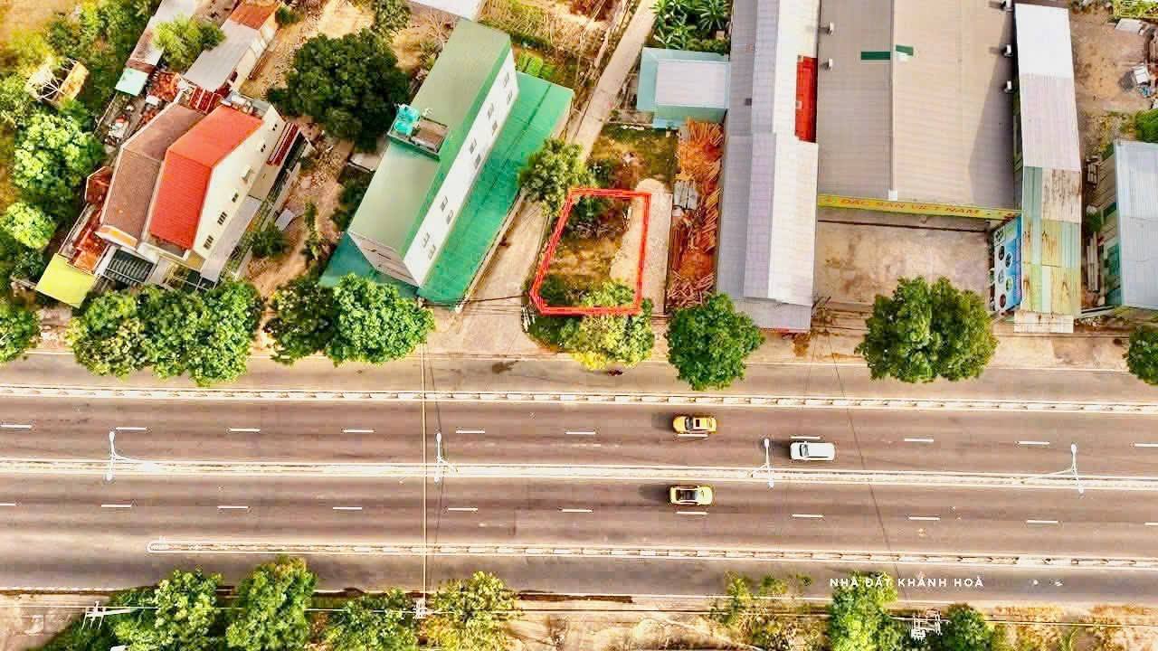 Đất nền mặt tiền đường Nguyễn Tất Thành, Nha Trang 75m² giá 3.2 tỷ - Cơ hội đầu tư tuyệt vời!