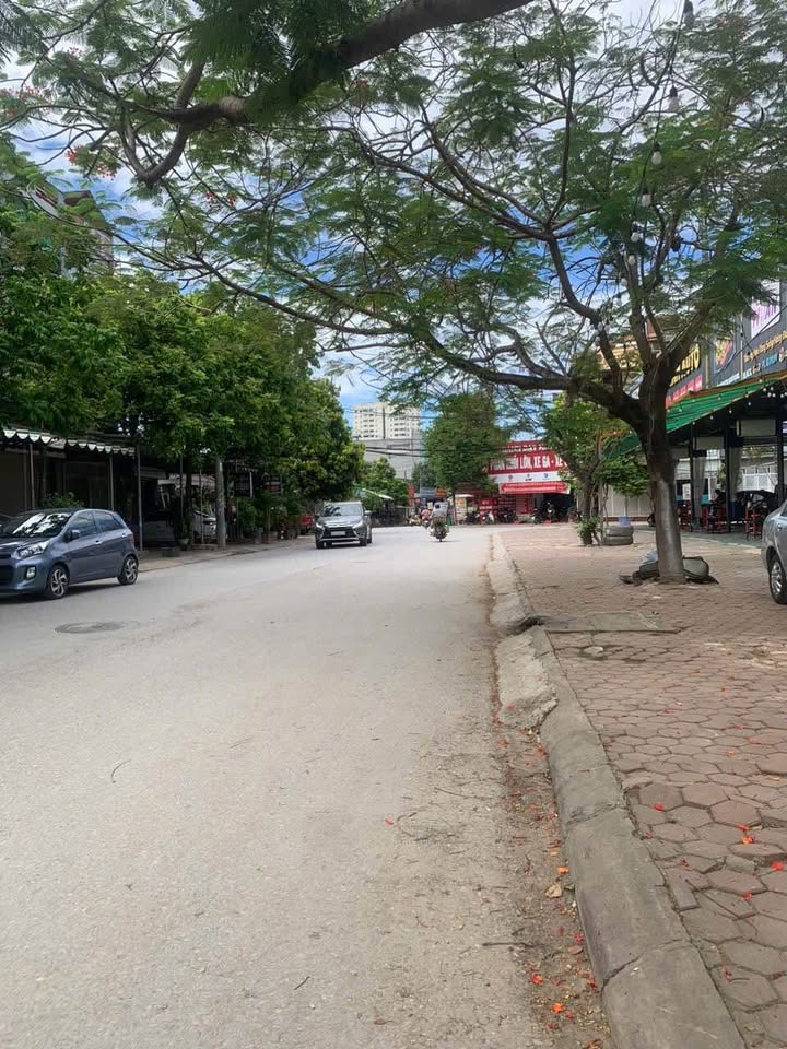 Nhà 3.5 tầng mặt đường Phạm Vấn, phường Lam Sơn, 81m² giá 8 tỷ - Kinh doanh đỉnh cao!