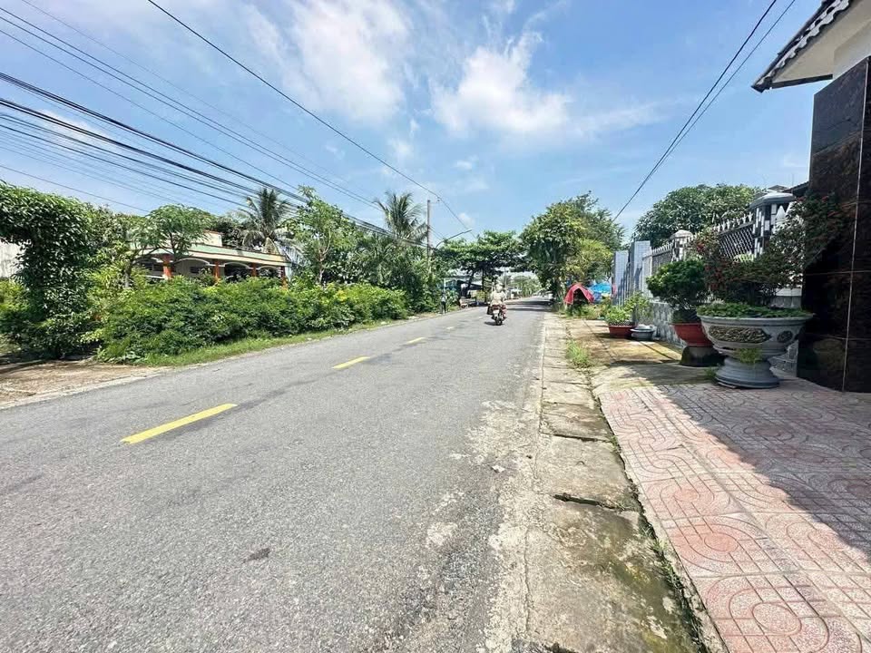 Nhà mặt tiền HL.02, phường Bình Ân, Gò Công Đông, 197m² - Thích hợp kinh doanh, giá chỉ 1.4 tỷ!