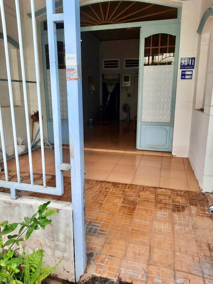 Nhà bán Bình Đức, Long Xuyên 75m² giá 1 tỷ - Gần khu vực tiện ích