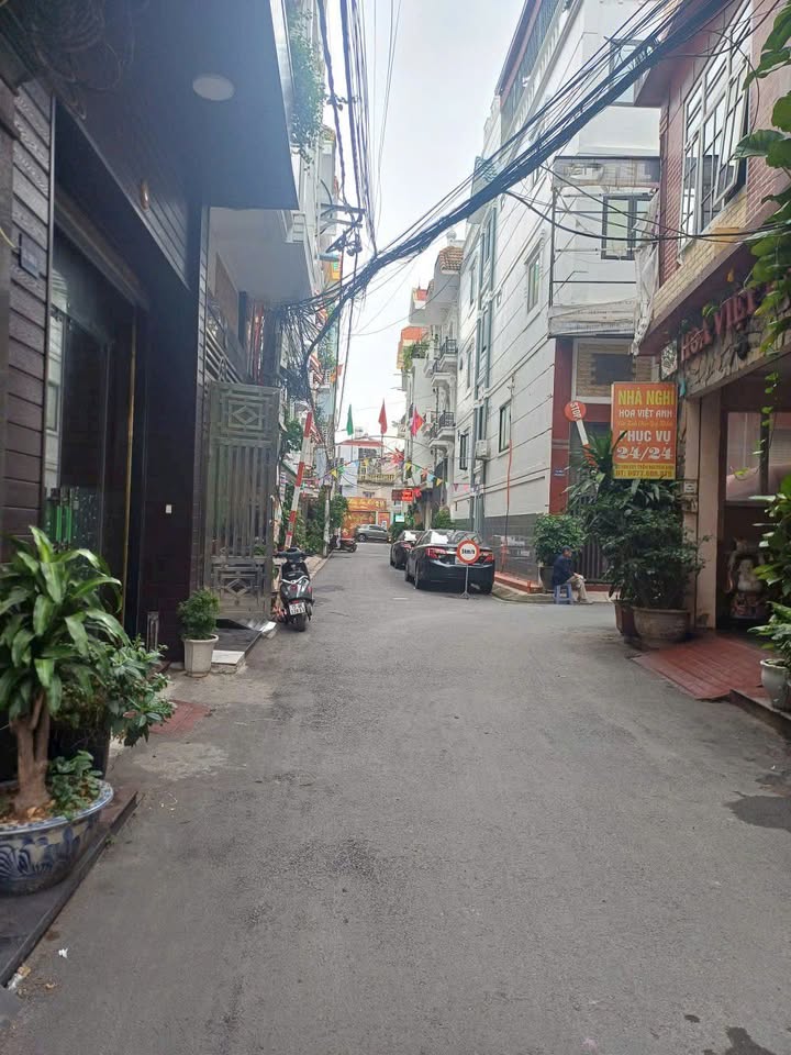 Bán nhà 3,5 tầng khu phân lô Trần Nguyên Hãn 68m² giá chỉ 6.586 tỷ - Ô tô đỗ cửa thoải mái!