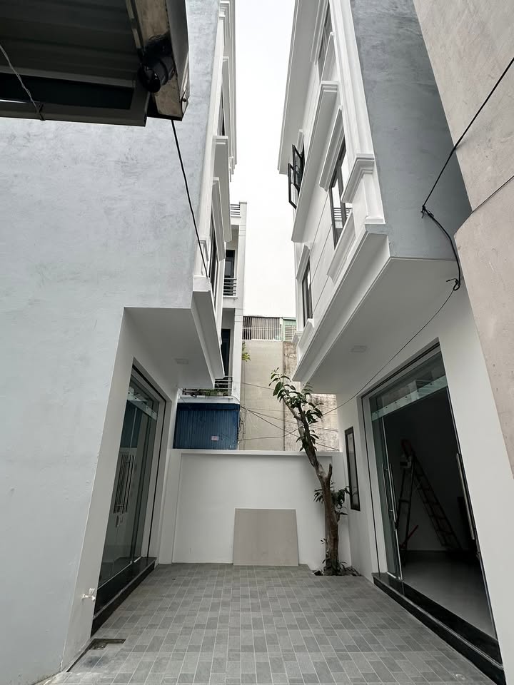 Nhà riêng Ngõ 2/654 Thiên Lôi, 144m² giá 3.4 tỷ - Chính chủ, hỗ trợ ngân hàng!
