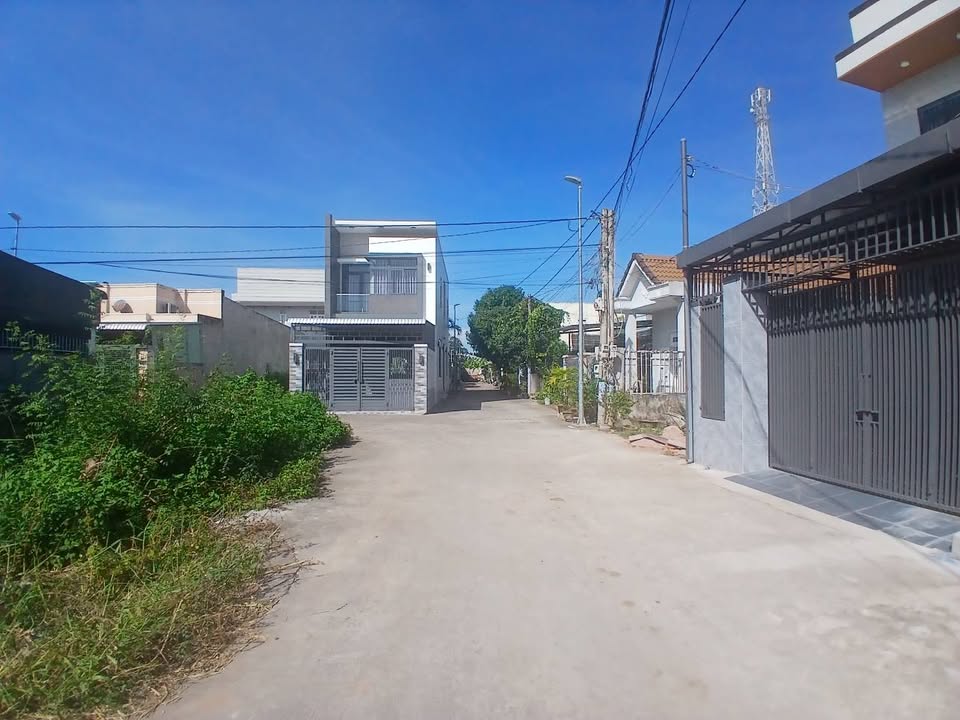 Đất thổ cư chính chủ Long Điền 136m² giá 1.65 tỷ - Đường bê tông xe hơi vào tận nơi!