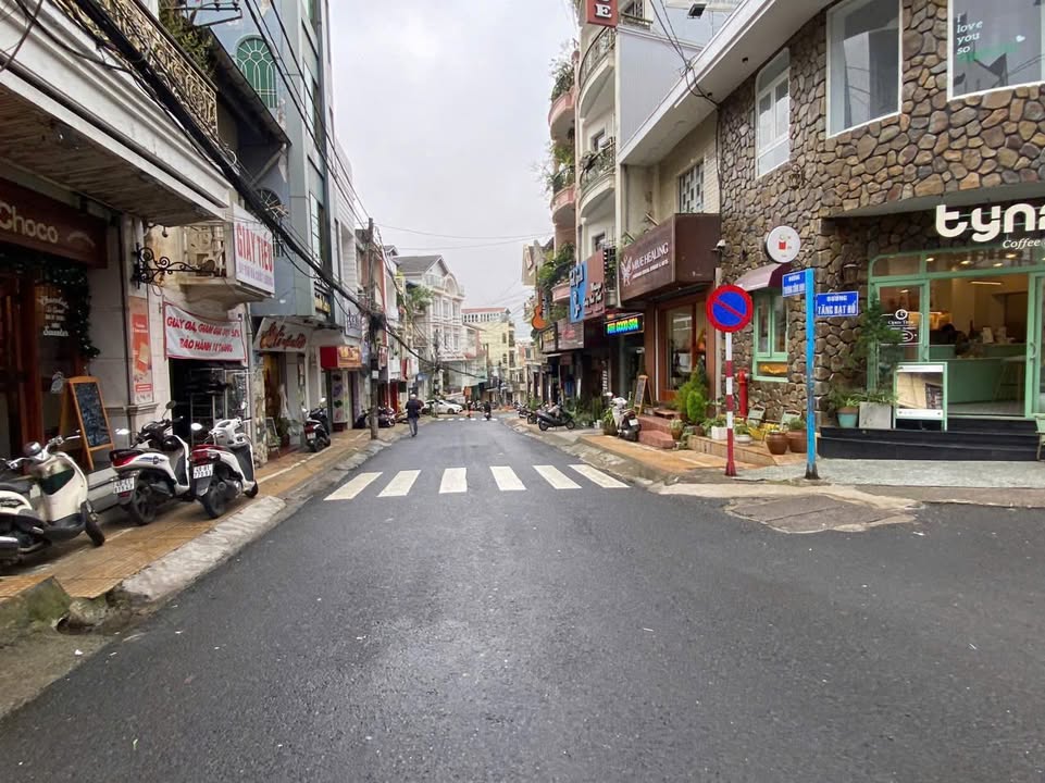 Cho thuê mặt bằng mặt tiền đường Trương Công Định, Đà Lạt 33.75m² - Kinh doanh sầm uất ngay trung tâm!