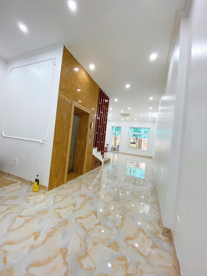 Nhà 6 Tầng Cho Thuê KĐT Louis City Đại Mỗ - Gần Trục Đường Chính, Diện Tích 105m²