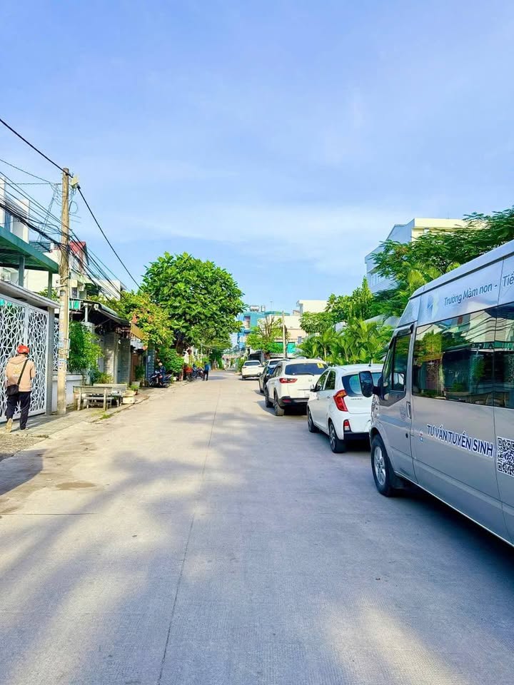 Nhà đẹp 1 trệt 2 lầu tại Trảng Dài, Biên Hòa 130m² giá 7.89 tỷ - Khu dân cư an ninh!