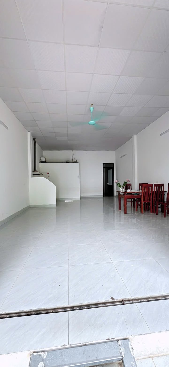 Bán gấp nhà phố Hùng Vương, Bắc Giang 83m² giá 4 tỷ - Vị trí đắc địa gần Big C!