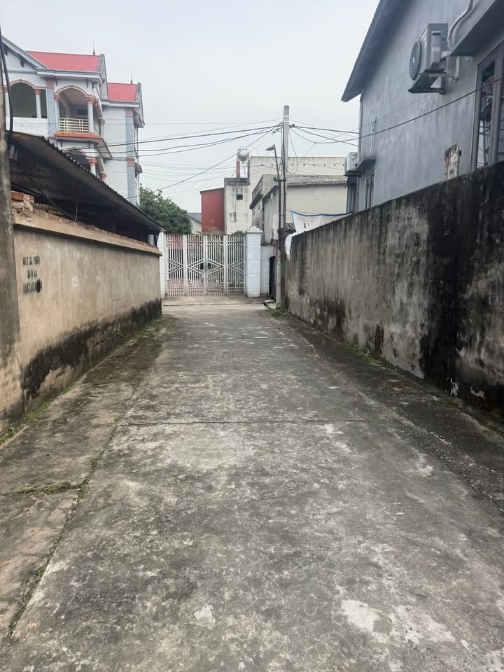 Đất thổ cư 311m² tại Tân Tiến, Yên Dũng - Giá 2.2 tỷ, tặng nhà 2 tầng!