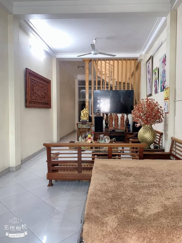 Nhà 3 tầng mặt đường Lê Lai, Đông Sơn, Thanh Hóa 100m² giá 8.5 tỷ - Kinh doanh sầm uất!