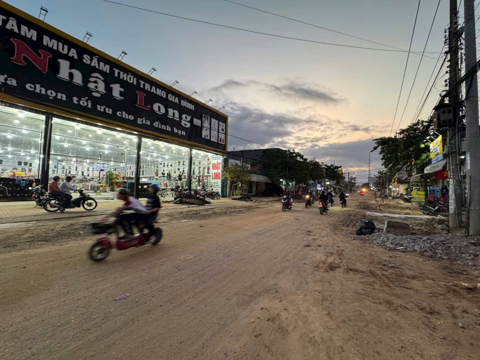 Đất Thủ Khoa Huân 967m² góc 2 mặt tiền giá 40 tỷ - Hợp đồng thuê ổn định!