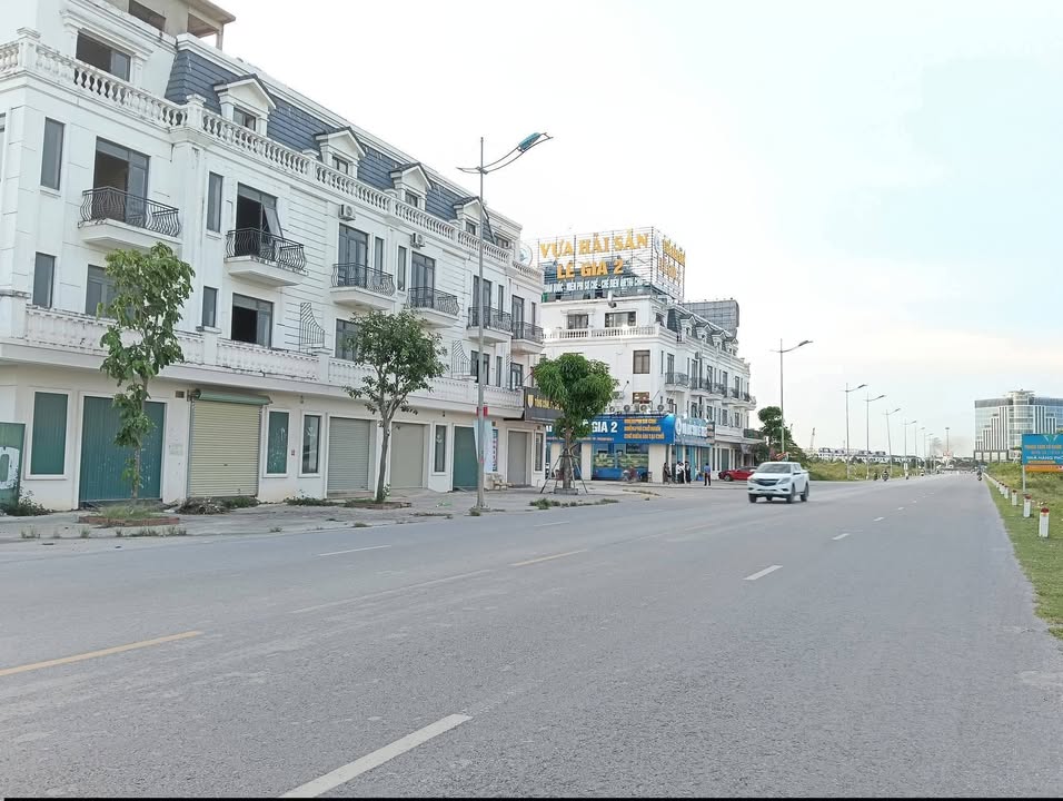 Bán nhà thô 3 tầng mặt đại lộ Nam Sông Mã 100m² giá 6 tỷ - Sổ đỏ chính chủ!