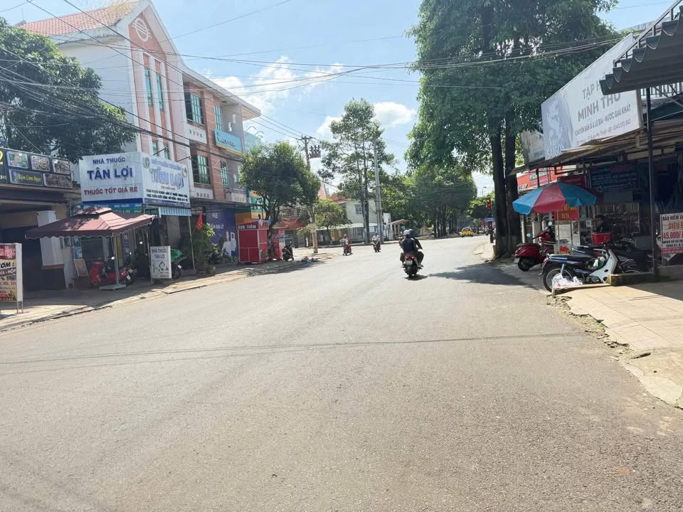 Nhà mặt tiền đường Y Moan Buôn Ma Thuột 165m² giá 8.5 tỷ - Kinh doanh sầm uất!