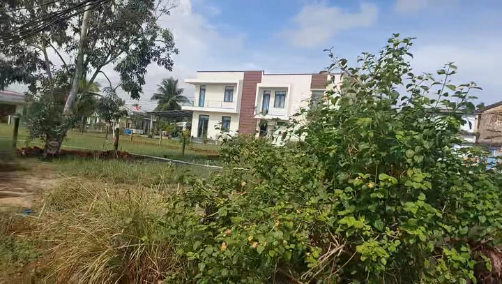 Đất biển Tam Tiến 200m² giá 1 tỷ - Sổ đỏ chính chủ gần biển!