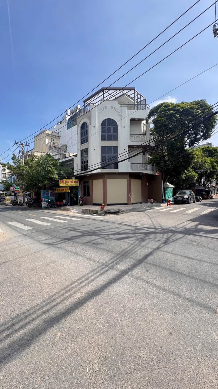 Nhà mặt tiền kinh doanh đường Lê Khôi, Phú Thạnh, Tân Phú 40m² giá 8.8 tỷ - Vị trí đắc địa, thương lượng ngay!