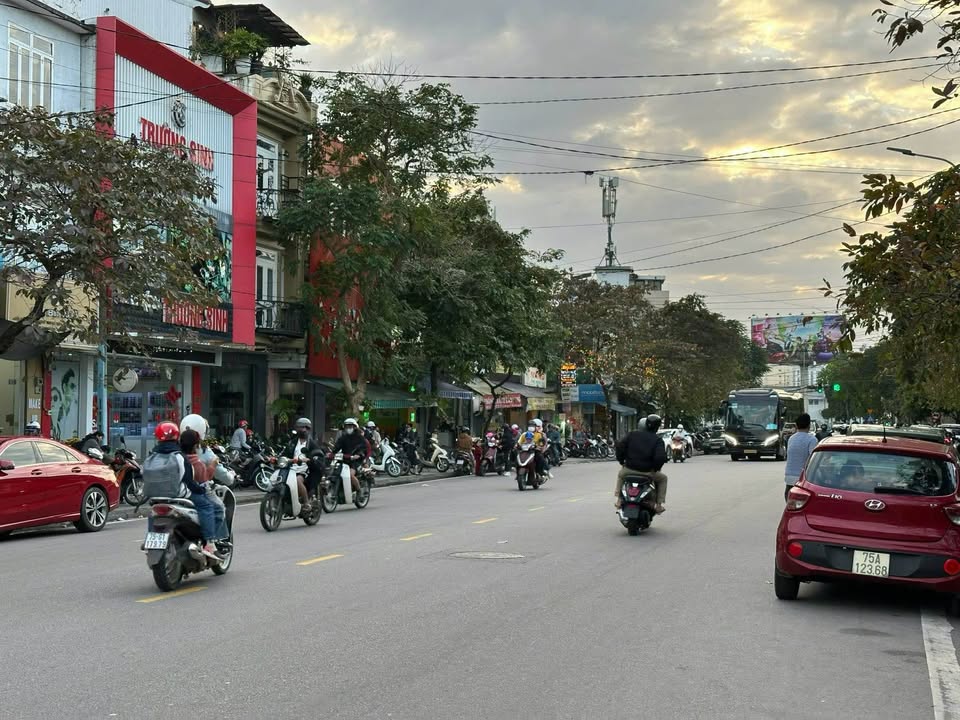 Nhà mặt tiền Dương Văn An, TP Huế 202m² giá 10 tỷ - Vị trí kinh doanh đắc địa!