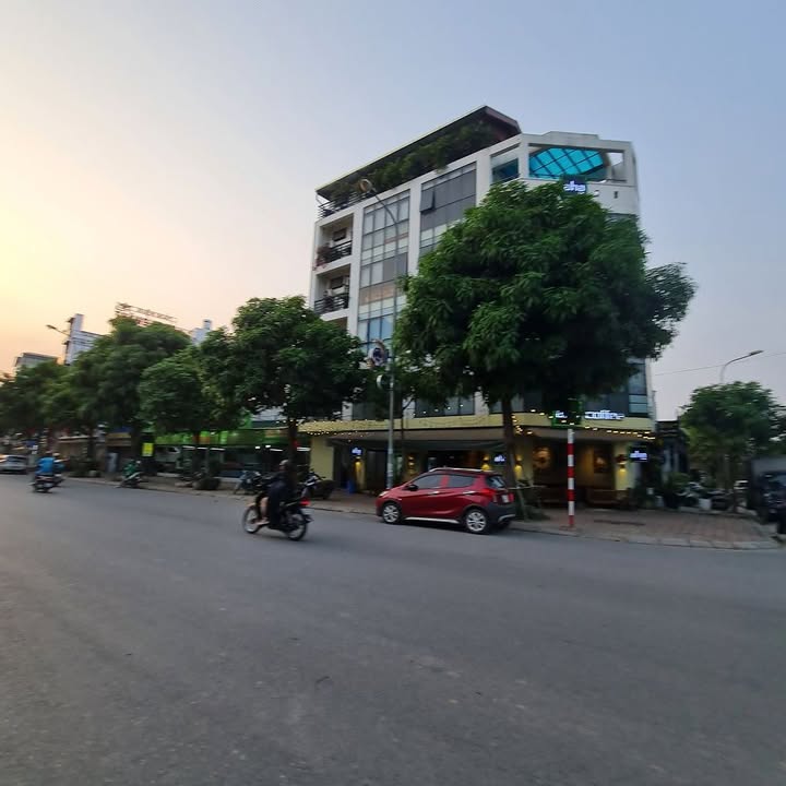 Nhà đẹp Đa Tốn, Gia Lâm 200m² giá 20 tỷ - Thiết kế hiện đại, full nội thất!