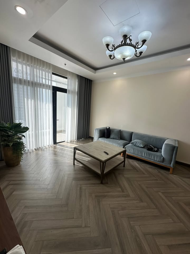 Căn hộ Royal City 3 phòng ngủ giá thỏa thuận - Full nội thất, view đẹp