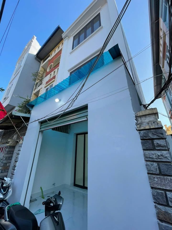 Nhà lô góc phố Chợ Hàng Cũ, 54m² giá 2.75 tỷ - Sở hữu ngay hôm nay!