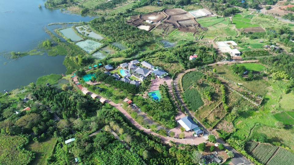 Nhà vườn Đất Đỏ 1380m² giá 2.48 tỷ - Vị trí hiếm cạnh hồ Đá Bàng!