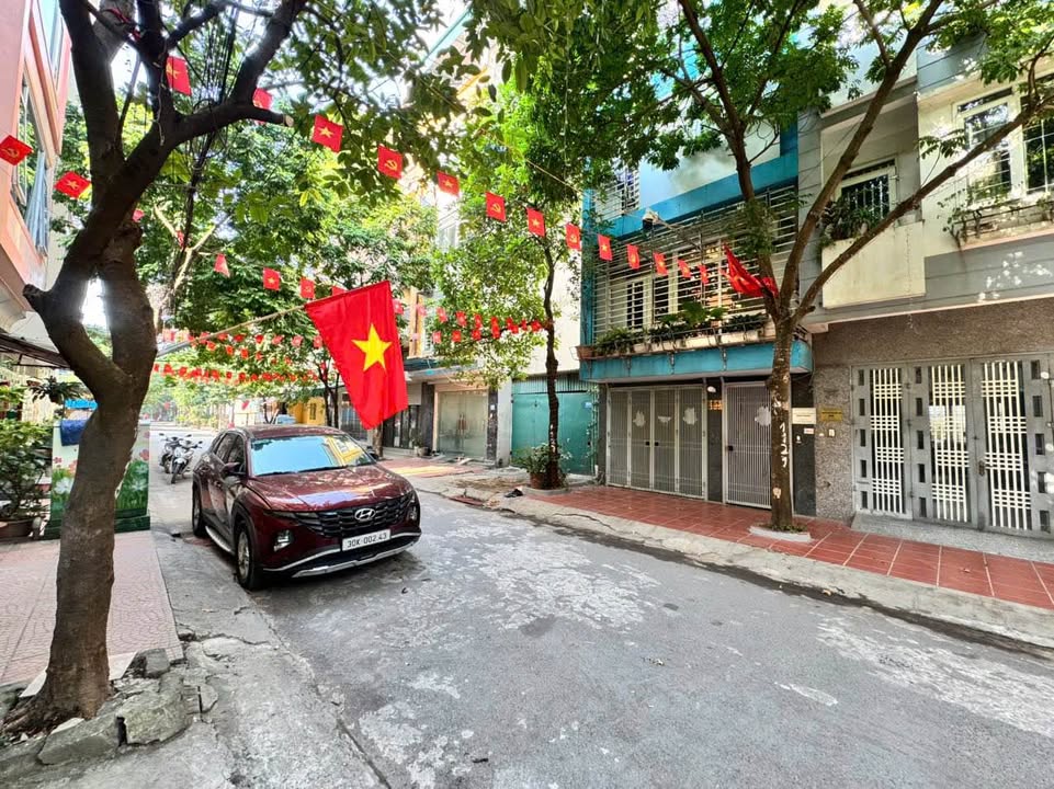 Nhà 2 mặt tiền Đường Xa La 44m² giá 16.2 tỷ - Đầu tư sinh lời ngay!